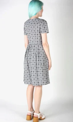 Buttonquail Dress - Quatrefoil