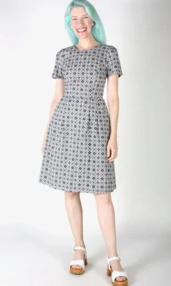 Buttonquail Dress - Quatrefoil