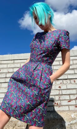 Engoulevent Dress - Girl on a Swing