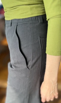 Illadopsis Pant - Black