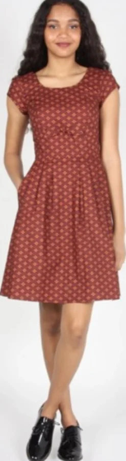 RN2 - 2 - Peppershrike Dress - Brick