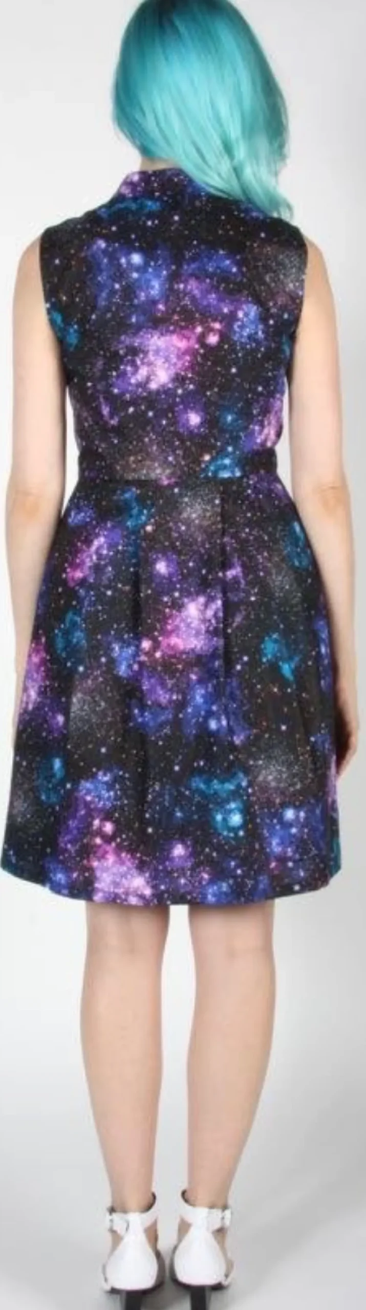 RN674 - 2 - Vanneau Dress - Cosmos