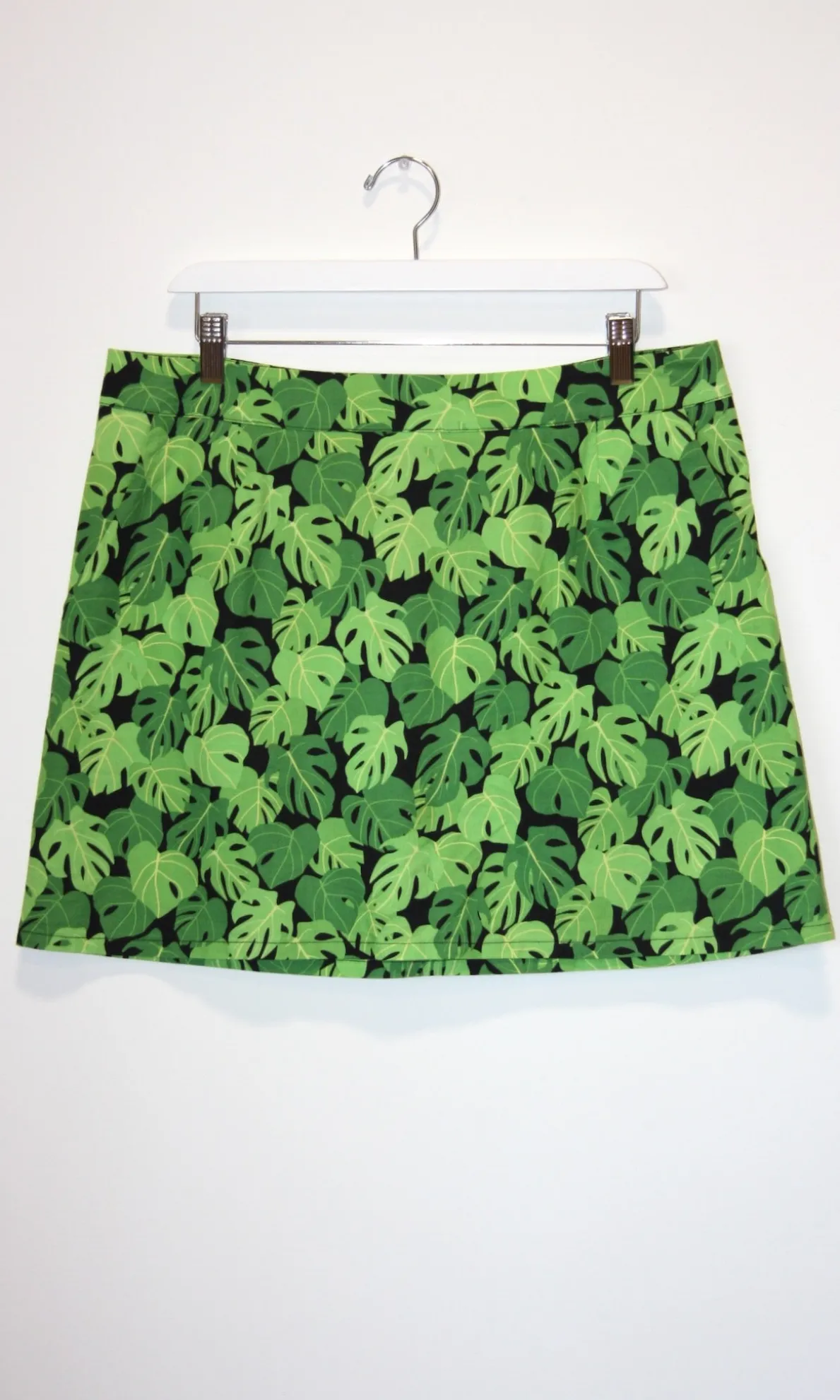 RN723 - L - Échasse Skirt - Philodendron