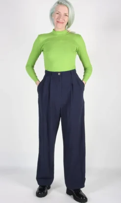 RN966 - XS - Bluethroat Top - Lime