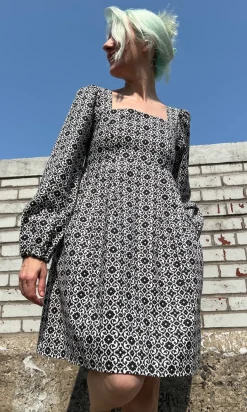 Tailorbird Dress - Quatrefoil