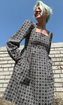 Tailorbird Dress - Quatrefoil
