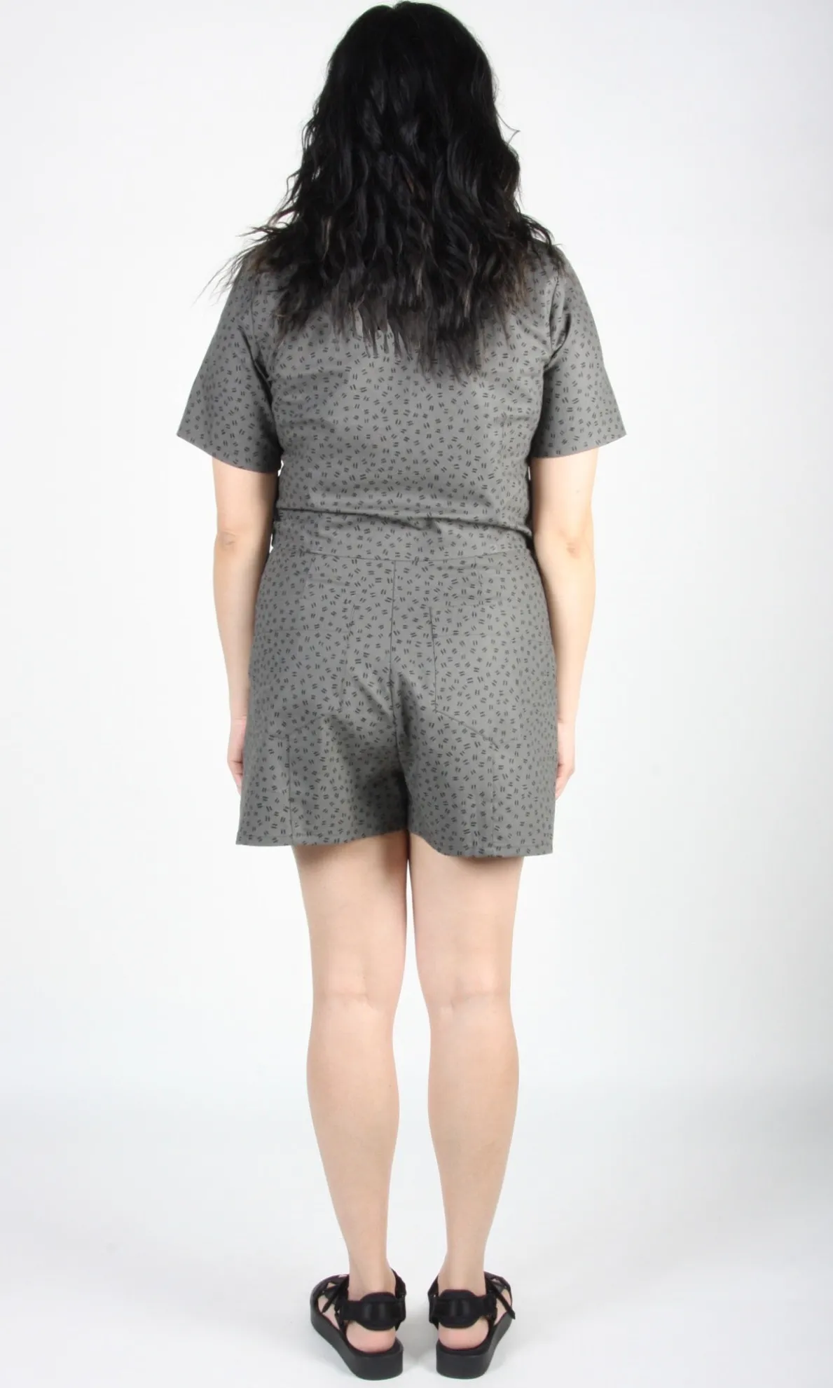 Umbrellabird Short - Grey Hatch